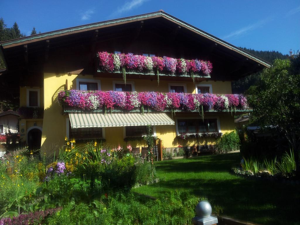 Haus Am Bach Apartment Wagrain Bagian luar foto